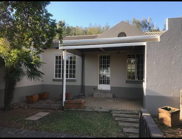 2 BEDROOM TOWNHOUSE FOR SALE IN STERREWAG